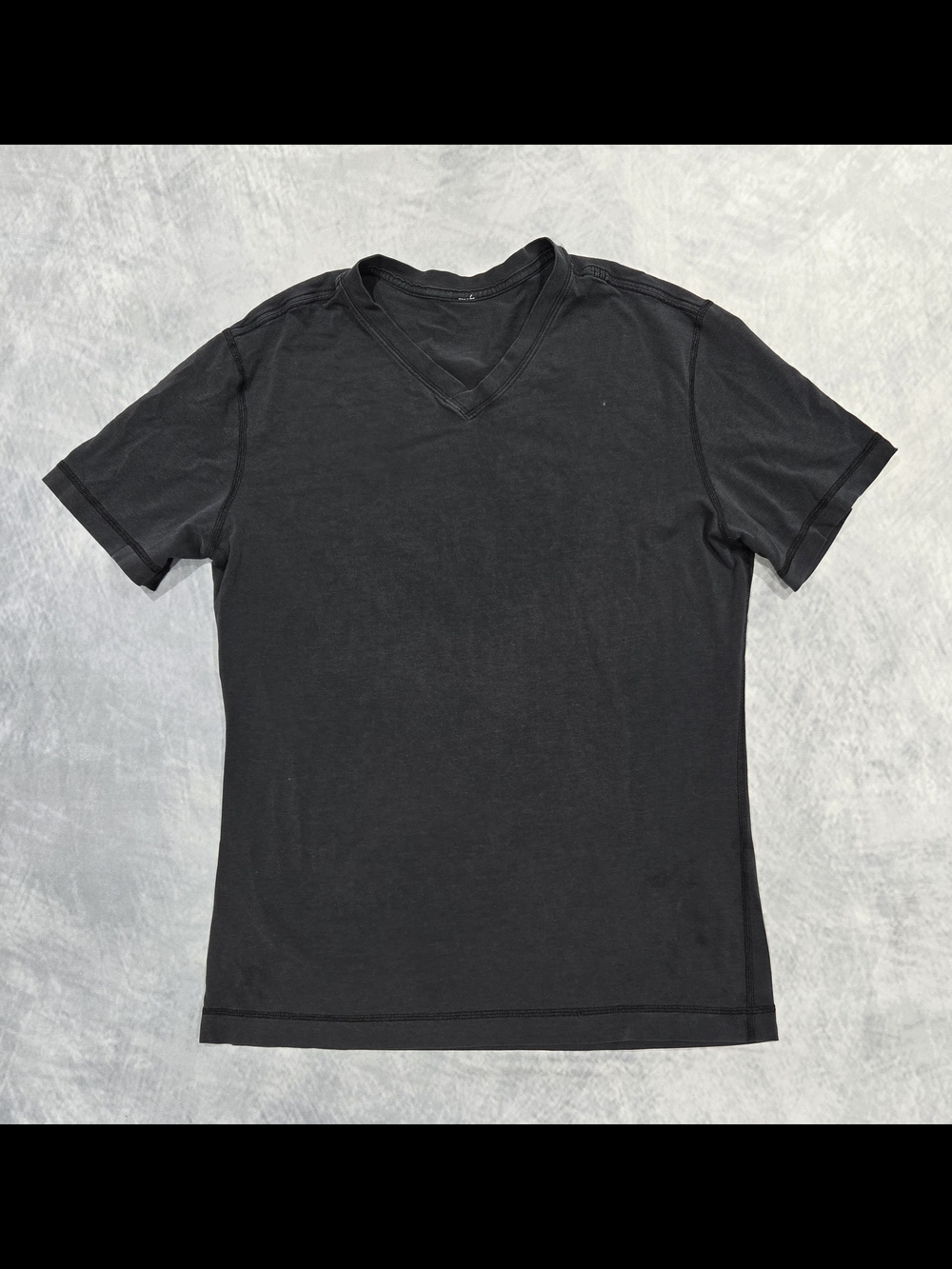 lululemon athletica Black V-Neck Short Sleeve Tee